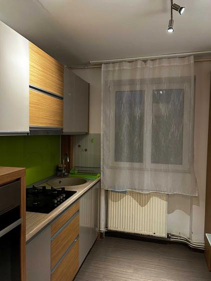 Apartament cu 2 camere semidecomandat în 14 Mai