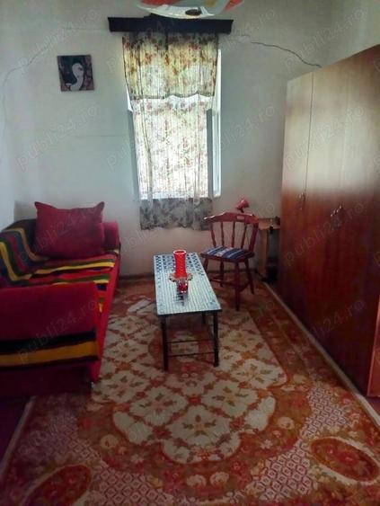 Casă cu 5 camere în Tăriceni
