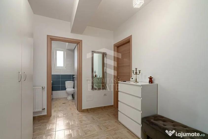 Apartament cu 3 camere decomandat în Titan