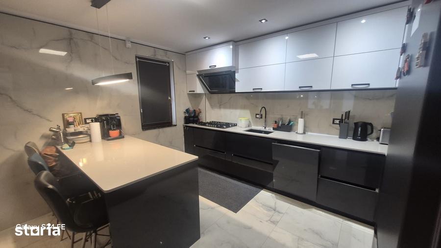 Casă cu 6 camere cu Teren 653 Mp în Alexandru cel Bun