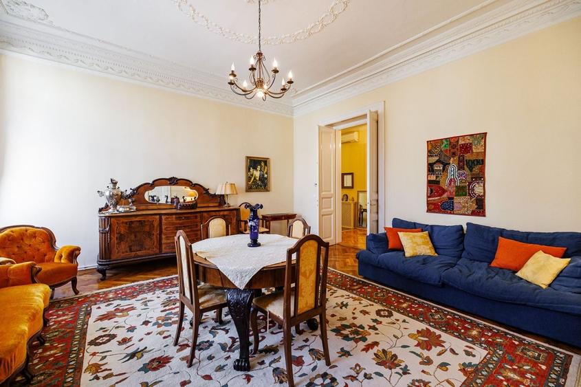 Apartament cu 3 camere semidecomandat, mobilat în Ultracentral