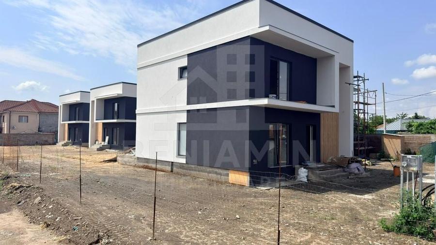 Casă cu 5 camere cu Teren 420 Mp în Central
