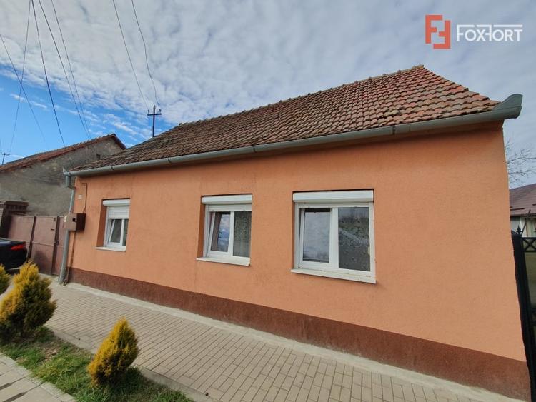 Casă individuală cu 3 camere cu Canalizare în Central