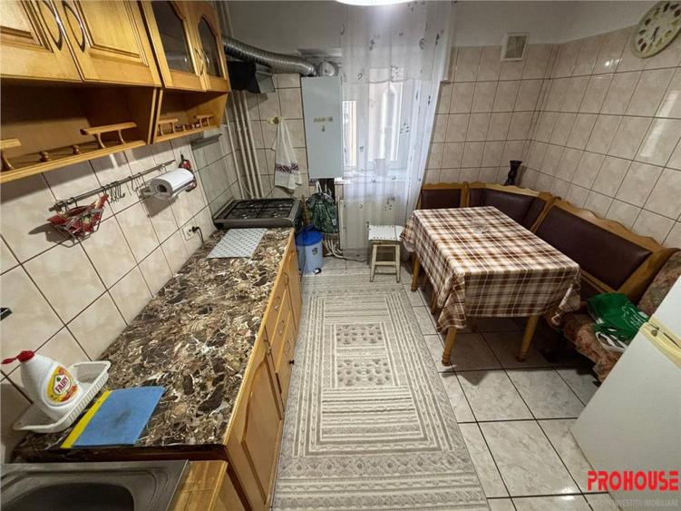 Apartament cu 3 camere decomandat, mobilat în Ultracentral