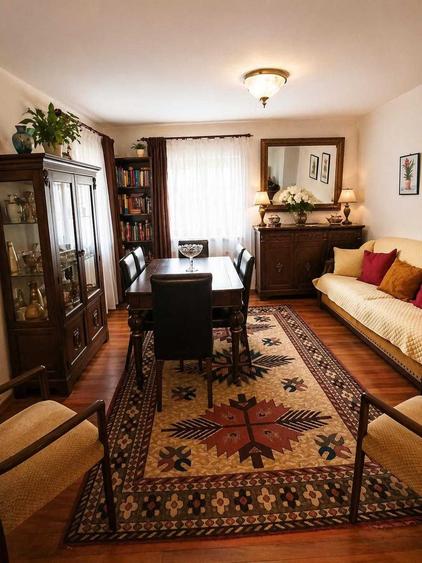 Casă cu 3 camere semidecomandat în Central