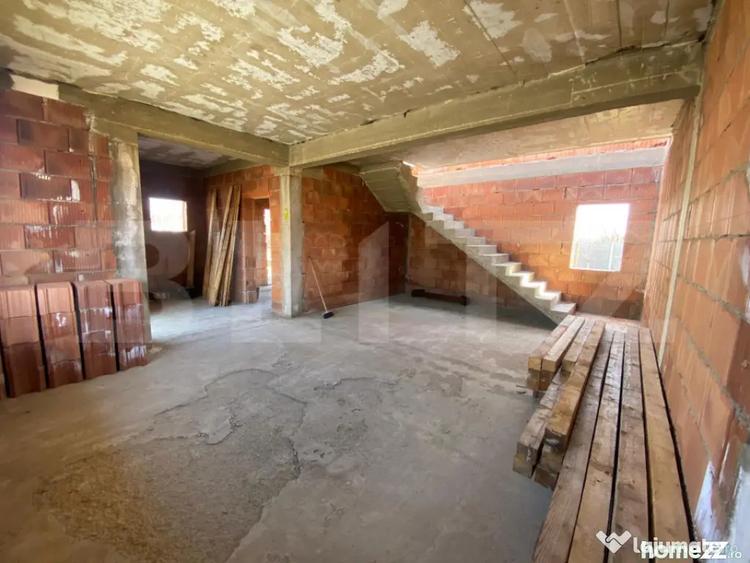 Casă cu 4 camere cu Teren 600 Mp în Urseni