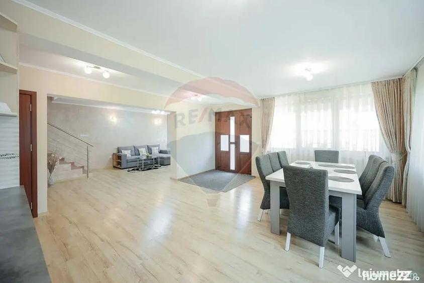 Casă cu 7 camere cu Teren 600 Mp în Haieu