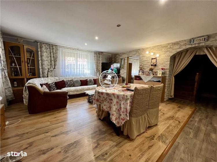 Casă cu 4 camere în Valea Adâncă