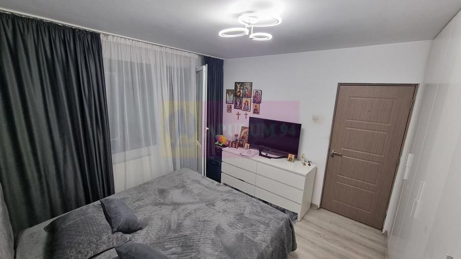 Apartament cu 3 camere decomandat în P-ța Reșița