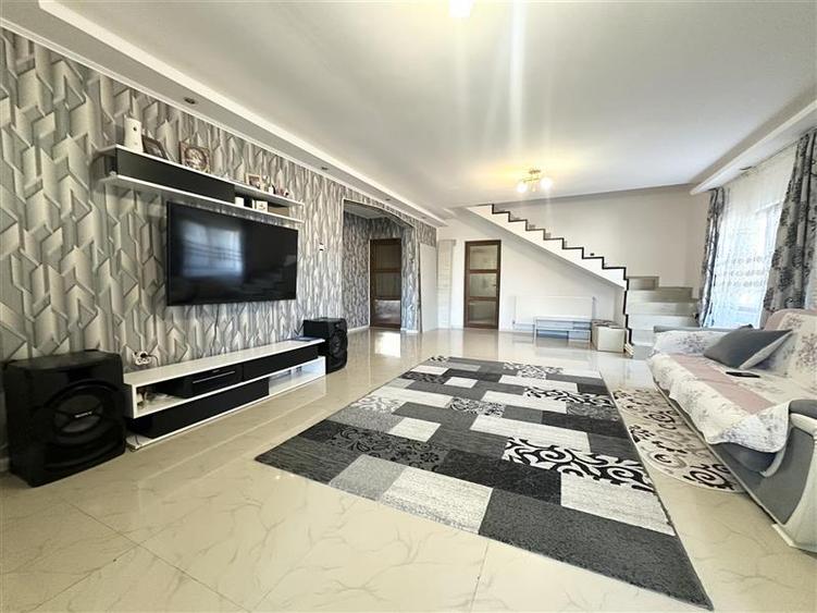 Casa P+M Foarte Spatioasa, 6 Camere, Valu lui Traian - 12