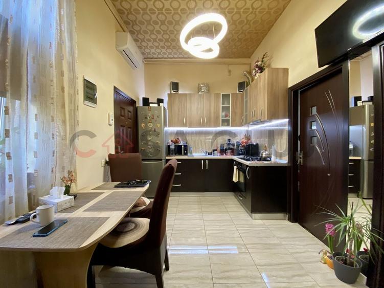 Apartament cu 2 camere semidecomandat, mobilat în Central — fotografia 1