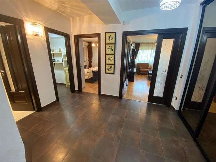 Apartament cu 2 camere decomandat în Unirii