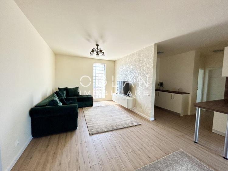 Apartament cu 3 camere semidecomandat, mobilat în Turnișor