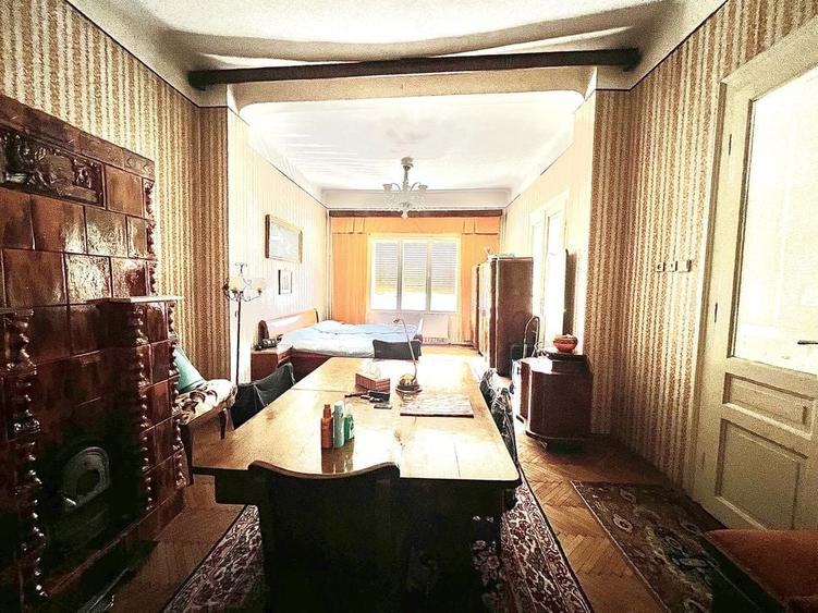 Casă cu 3 camere în Central