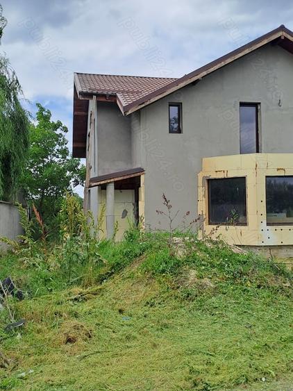 Casă cu 6 camere cu Teren 600 Mp în Clinceni