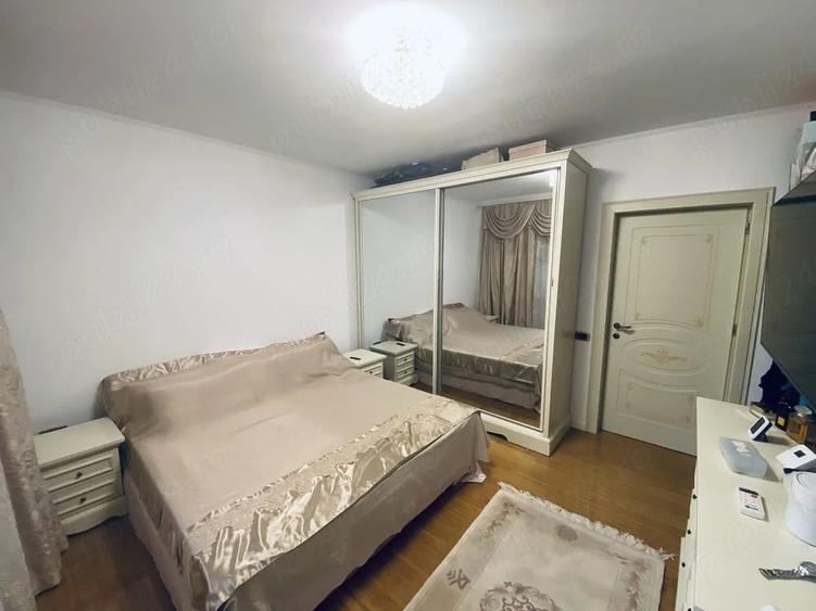 Apartament cu 3 camere decomandat în Faleza Nord