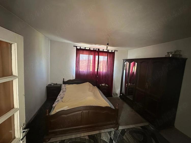 Casă cu 3 camere cu Teren 11510 Mp în Bratova
