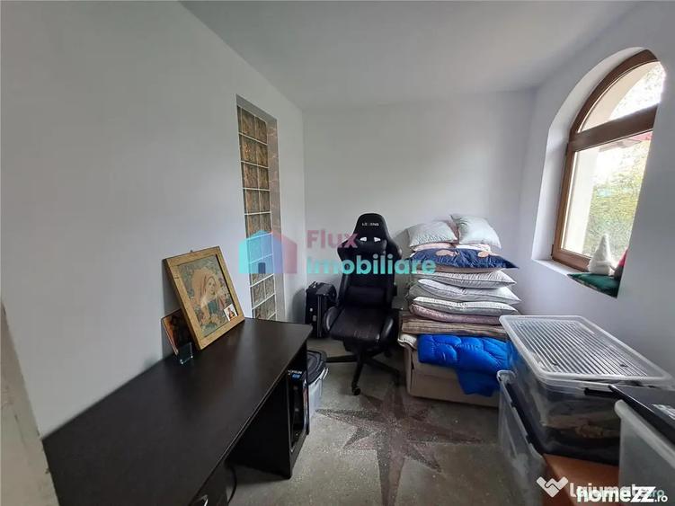 Casă cu 5 camere cu Teren 800 Mp în Cornu Luncii