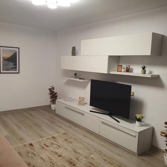 Apartament cu 3 camere decomandat în Banca Națională