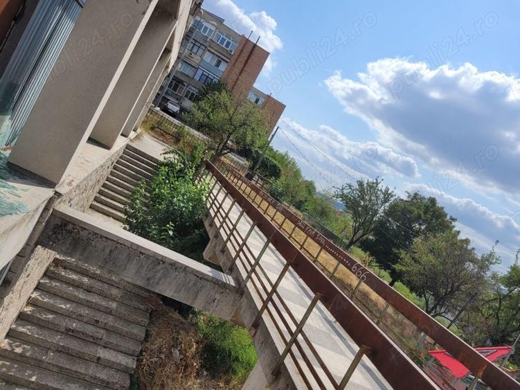 Spațiu comercial, de 250 mp, în Gura Văii