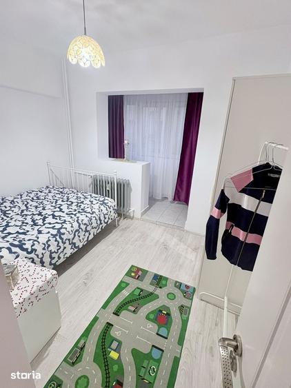 Apartament cu 4 camere decomandat în Titan