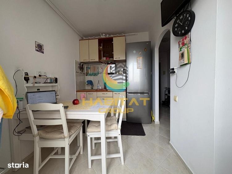 Apartament cu 3 camere decomandat în Tei
