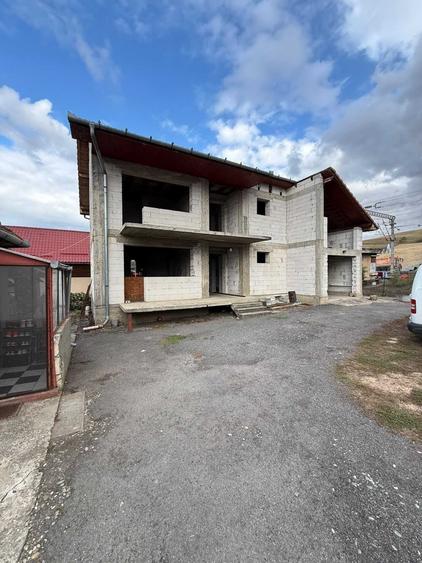 Casă cu 4 camere în Apahida