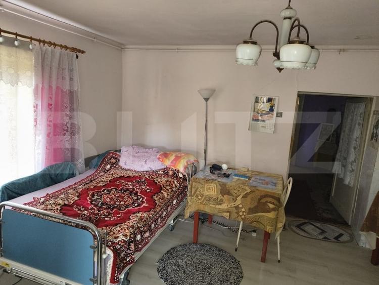 Casă individuală cu 3 camere cu Canalizare în Sud-Vest