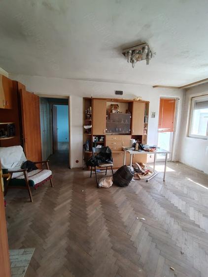Apartament cu 2 camere semidecomandat, mobilat în Dristor