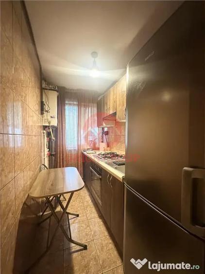 Apartament cu 2 camere semidecomandat în Casa de Cultură