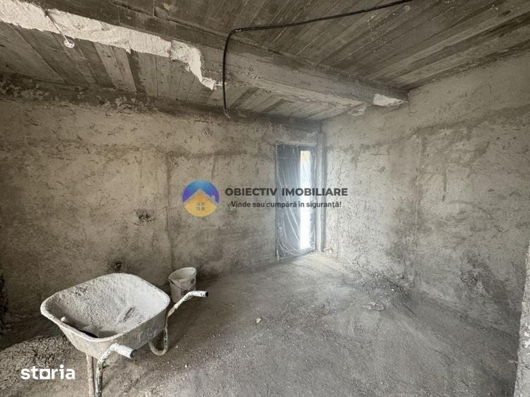 Casă cu 4 camere cu Teren 953 Mp în Girov