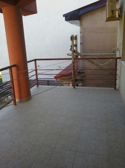 Casă individuală cu 5 camere cu Canalizare în Exterior Nord
