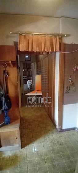 Apartament cu 2 camere decomandat în Universitate