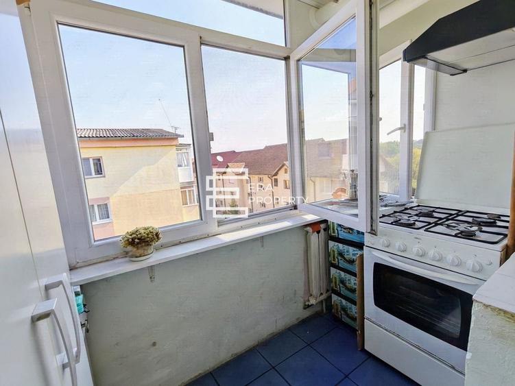 Apartament cu 2 camere decomandat în Valea Aurie