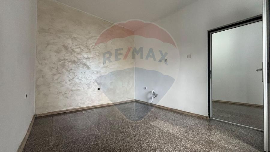 Spațiu comercial, de 38 mp, în Casa de Cultură