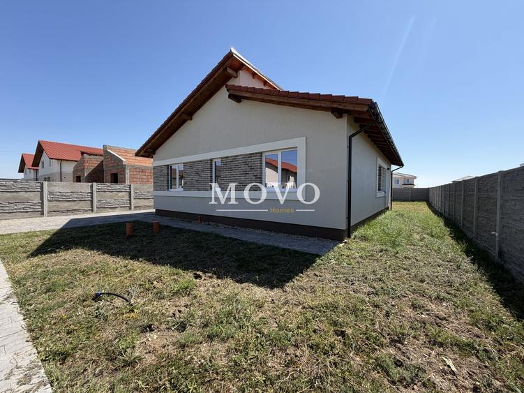 Casă individuală cu 4 camere cu Canalizare în Moșnița Nouă