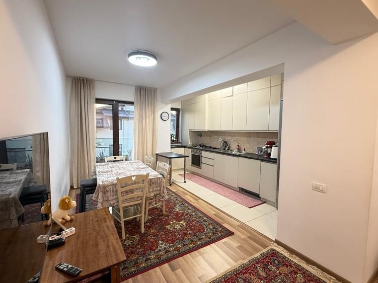 Apartament cu 2 camere decomandat, mobilat în Sisești
