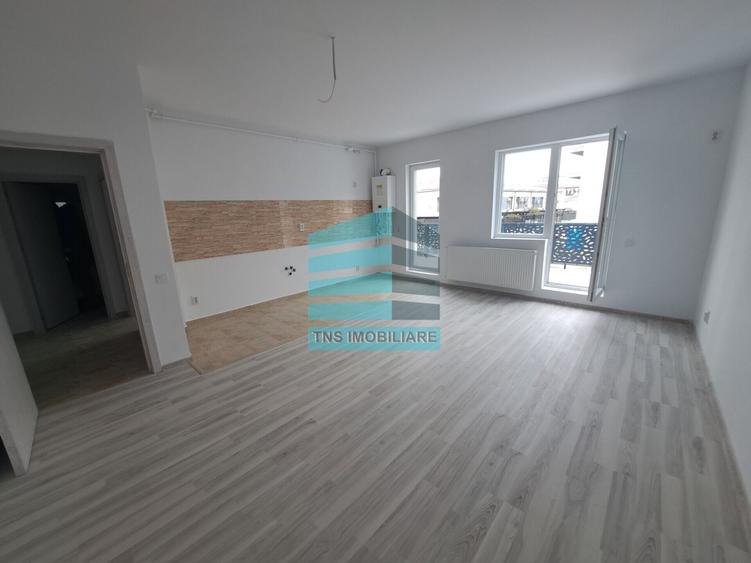 Apartament cu 4 camere decomandat în Titan