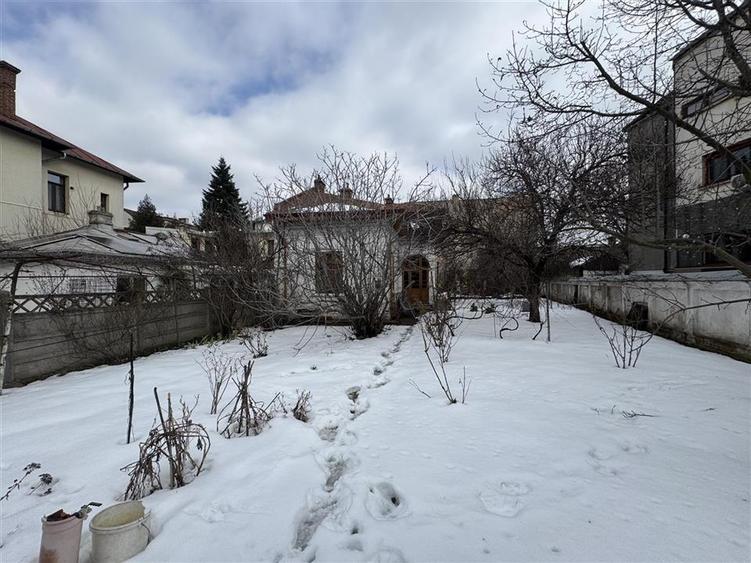 Teren intravilan de 614 mp, în Parcul Carol