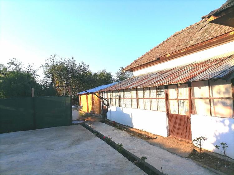 Casă individuală cu 4 camere cu Teren 800 Mp în Moțăței
