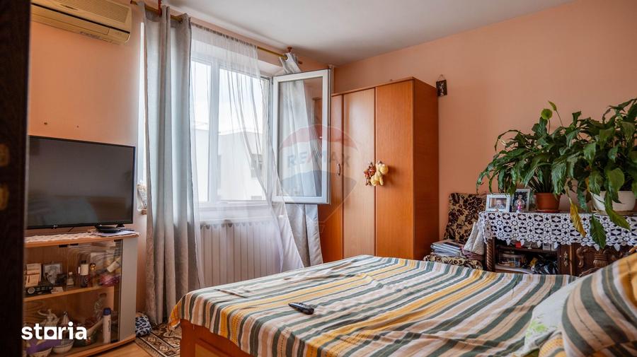 Apartament cu 3 camere decomandat în Rahova