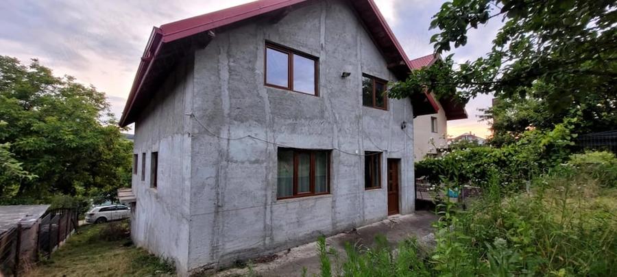 Casă cu Teren 476 Mp în Cârlig