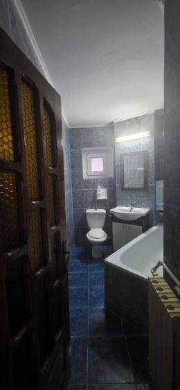 Apartament cu 2 camere decomandat, mobilat în Central