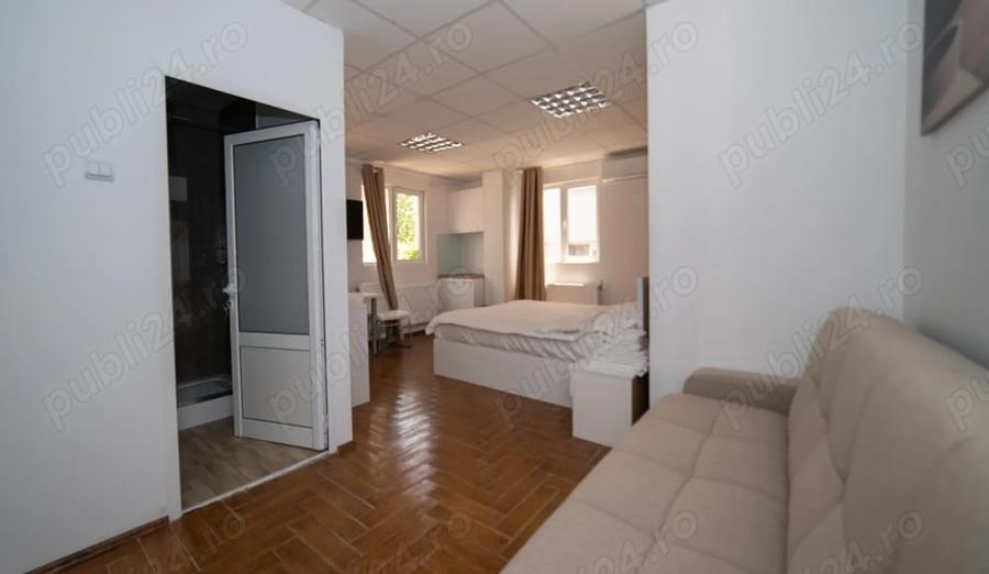 Apartament cu 3 camere în Piața Centrală