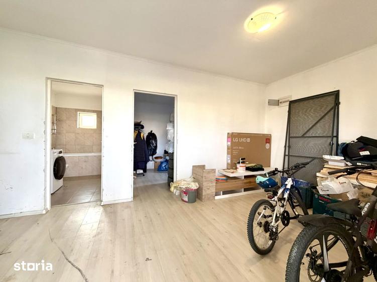 Casă cu 3 camere cu Teren 370 Mp în Dumbrăvița