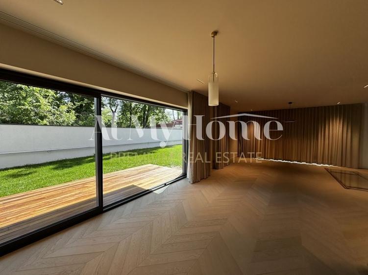 Apartament cu 4 camere decomandat în Kiseleff