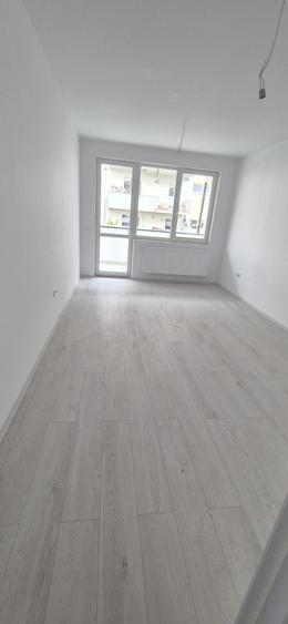 Apartament cu 3 camere decomandat în Sânpetru