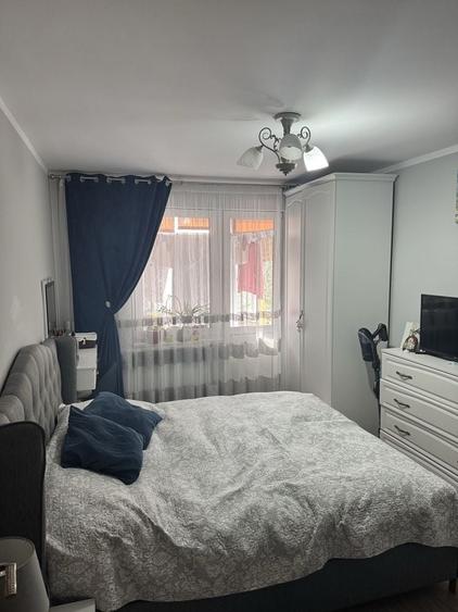 Apartament cu 3 camere semidecomandat în Dărmănești
