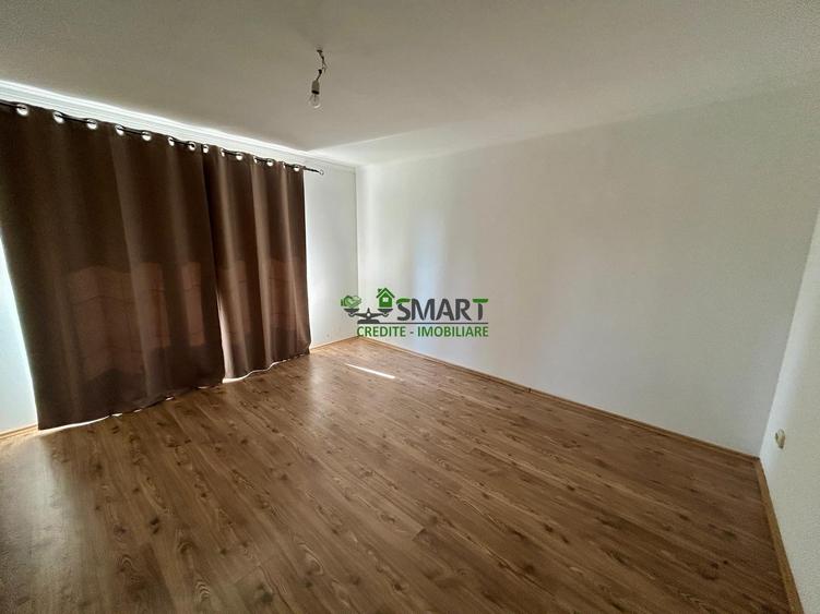 Casă cu 3 camere cu Garaj în Central
