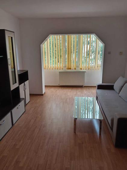 Proprietar | 2 camere decomandat, 65 mp, etaj 2, Tractorul 400. - 2